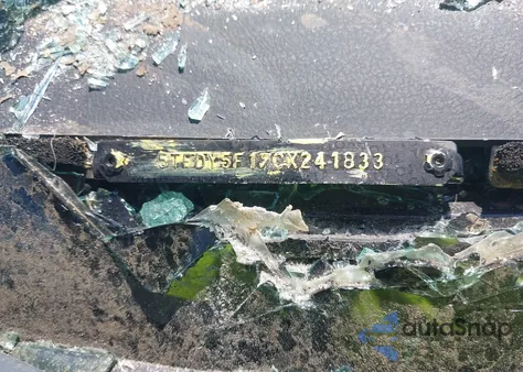 2012 Toyota Tundra Grade 5.7L V8 из США, поврежденный, VIN 5TFDY5F17CX241833